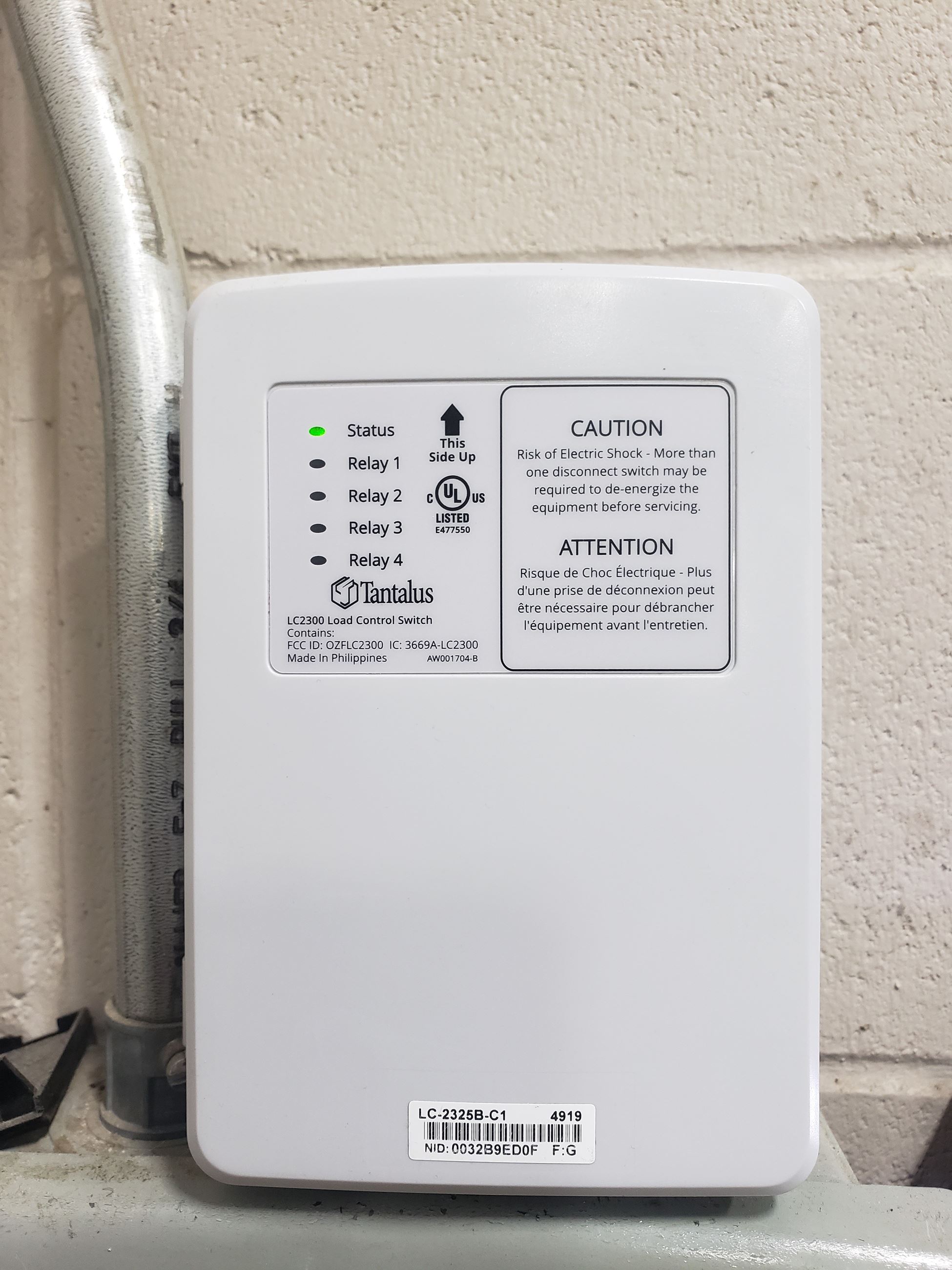 Electronic device on a wall